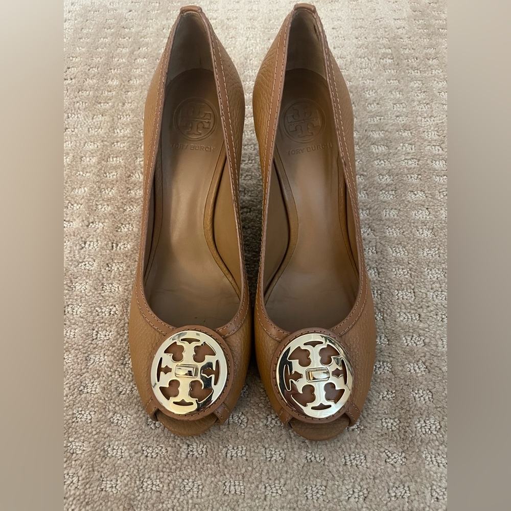 Tory Burch wedge tan